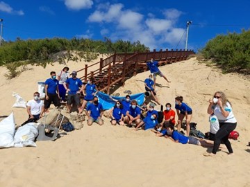 Limpeza de praia no Porto Santo recolhe 650kg de lixo que iria acabar no mar