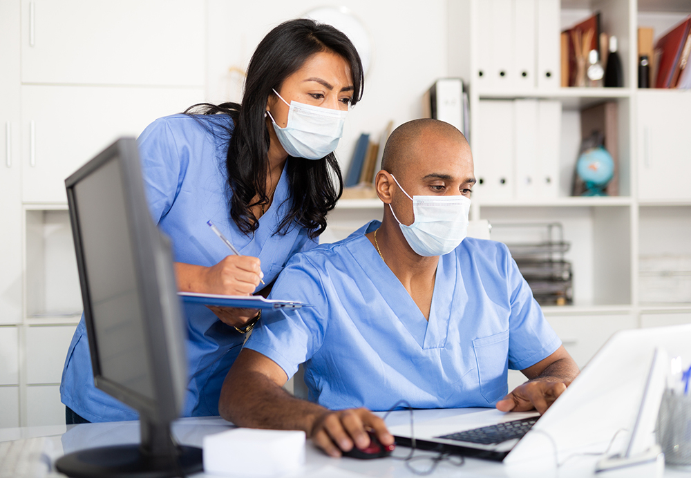 Desenvolvimento da informação de enfermagem nos registos de saúde eletrónicos da Islândia e Noruega