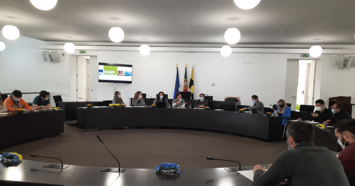 Empresas de Comércio Local, sitas no Parque Adão Barata, em Loures, reúnem-se para discutir preocupações ambientais e sociais associadas à produção e consumo sustentáveis