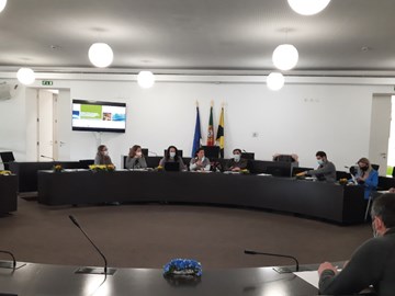 Empresas de Comércio Local, sitas no Parque Adão Barata, em Loures, reúnem-se para discutir preocupações ambientais e sociais associadas à produção e consumo sustentáveis