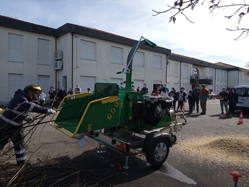Biotriturador demonstrado a alunos de Braga no âmbito do projeto "Cuidar Braga II"