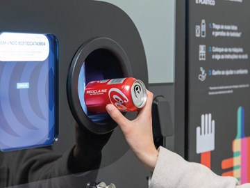 Reciclar embalagens na Universidade de Aveiro dá direito a recompensas