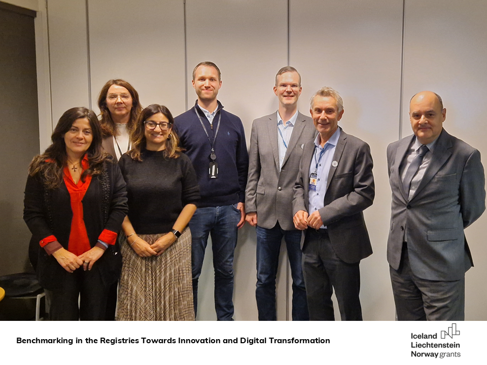 Benchmarking nos Registos rumo à inovação e à transformação digital 