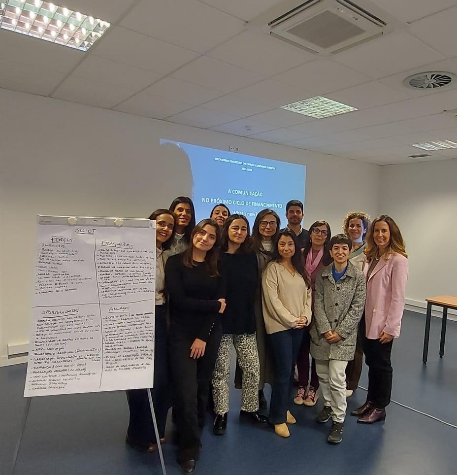 Sessão de brainstorming junta equipas de comunicação 